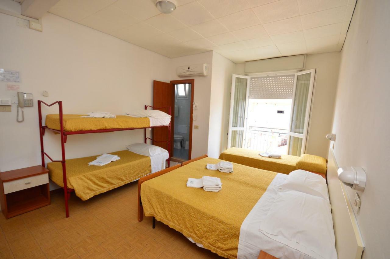 Hotel Moroni Rimini Exteriér fotografie