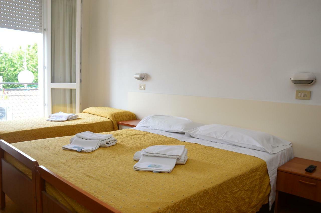 Hotel Moroni Rimini Exteriér fotografie